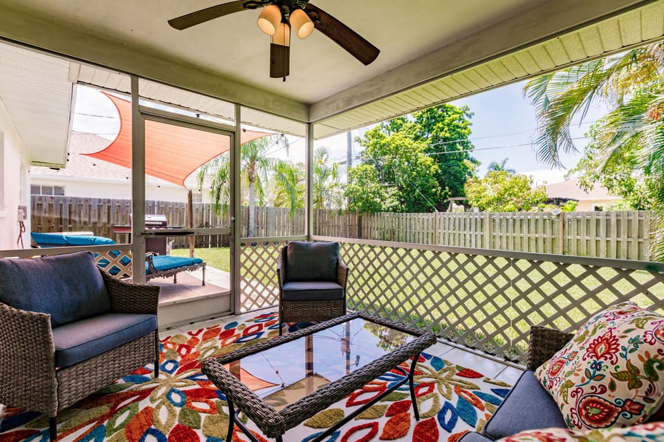 Lanai sitting area, backyard view