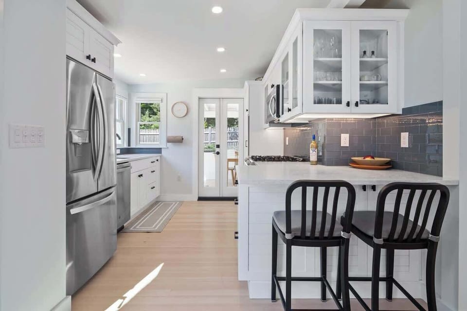Adorable eat in kitchen
