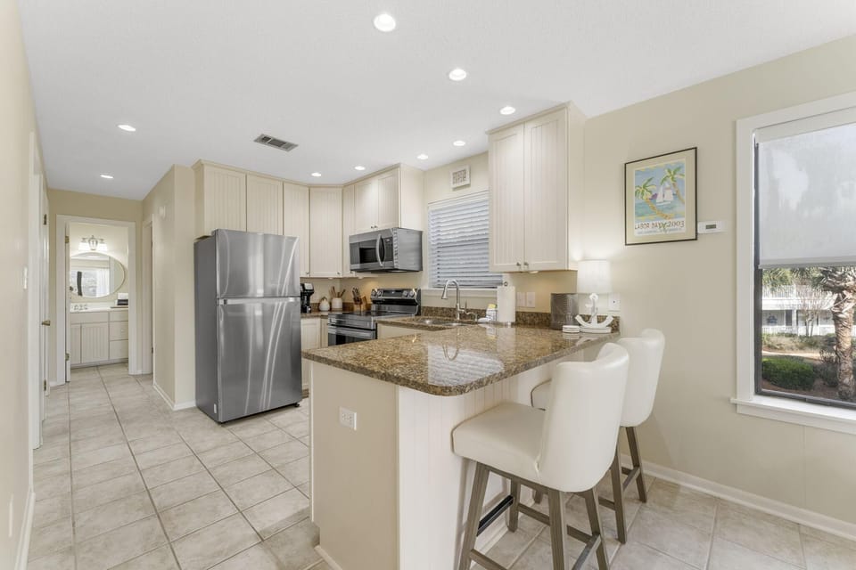 Kitchen &amp; Breakfast Bar for 2