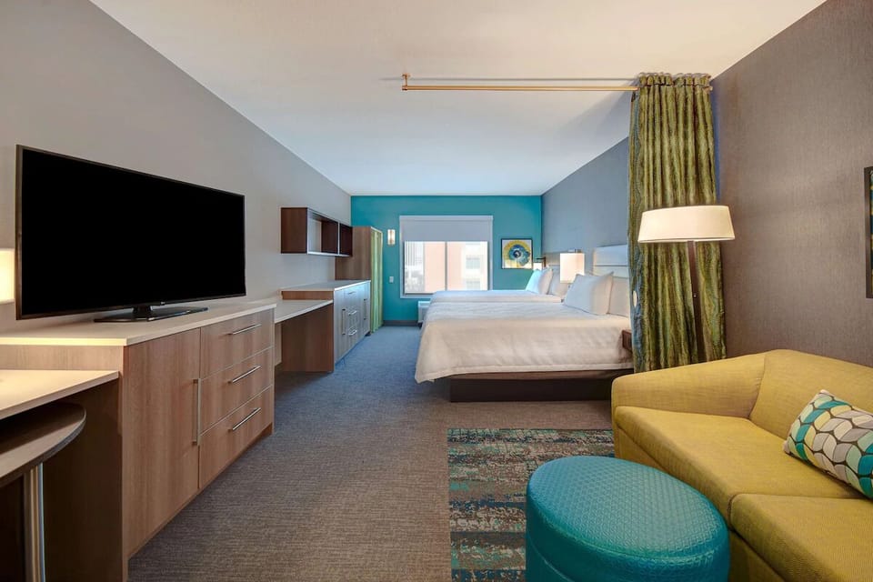 Drift off easily in a bright room with ample space.