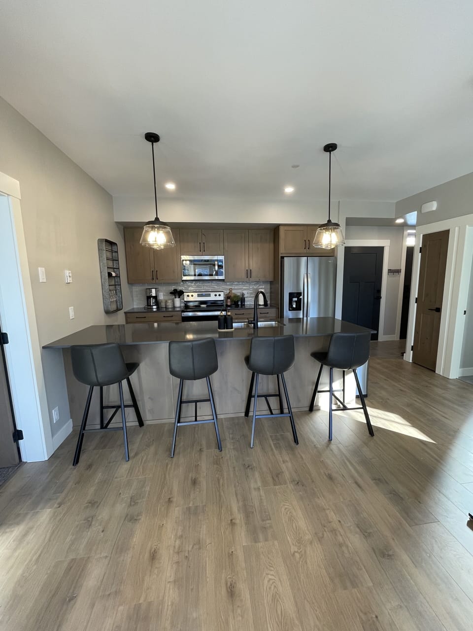 Stools and large island for dining