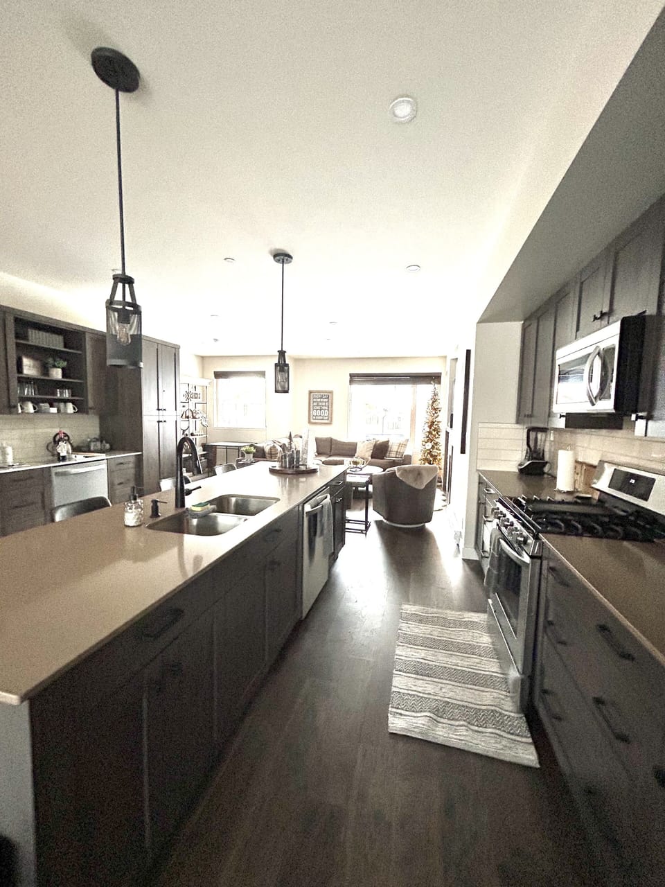 Well-equipped kitchen