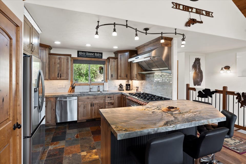 Brand new kitchen; cabinets, Quartzite counters, stainless steel appliances. 