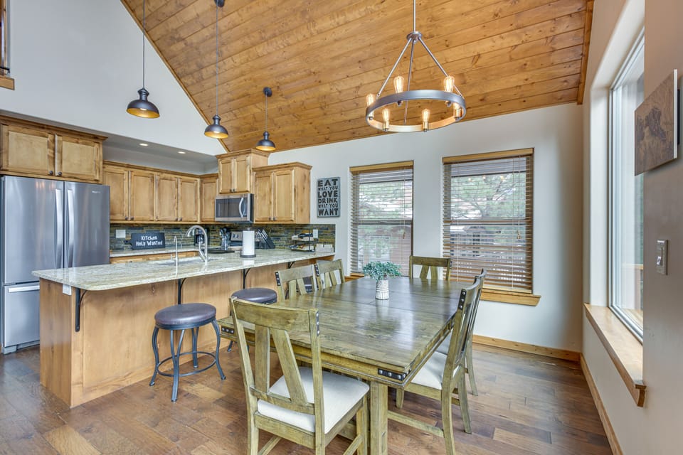 Kitchen | Dining Area | Coffee Maker | Cooking Basics
