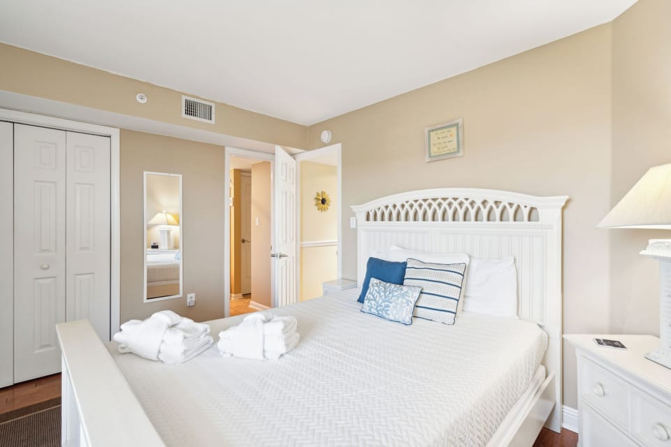 Queen Bed- Room 3
