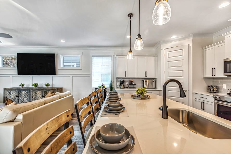 Kitchen Island with Seating for 4