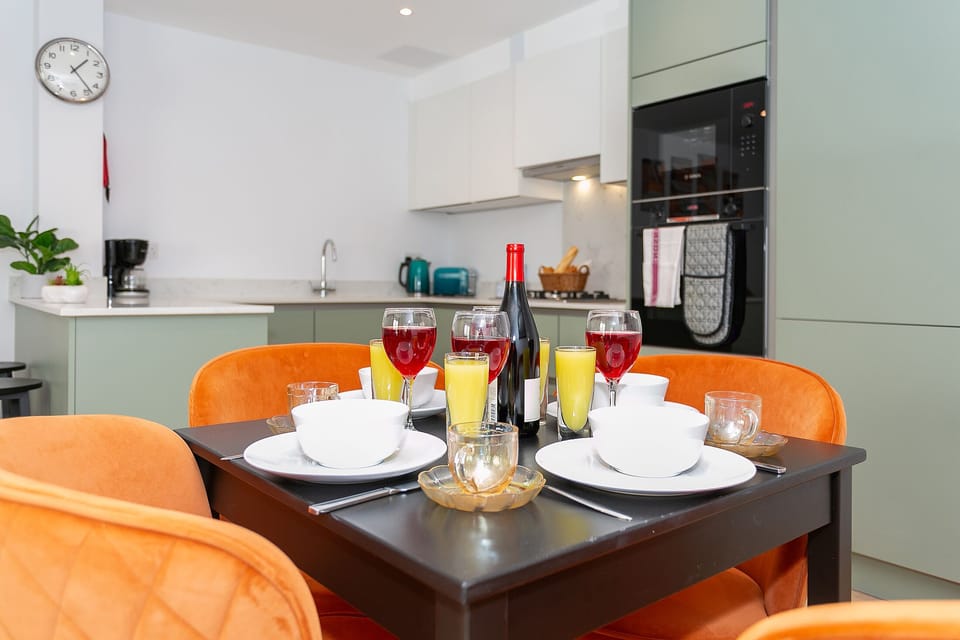 Beautiful open plan kitchen dinning area