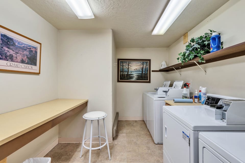 Onsite Laundry (Community Access)