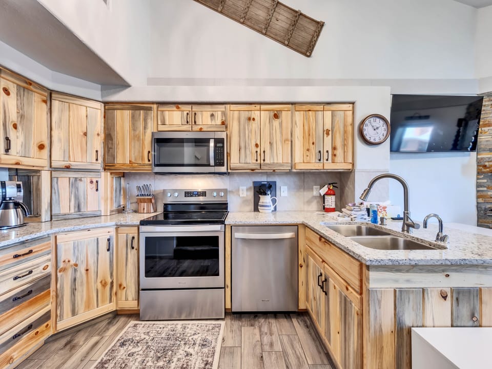 Main Level - Kitchen