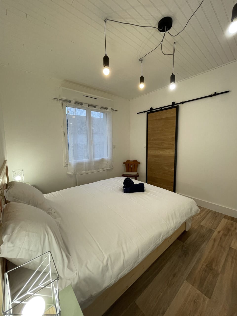 "Luxurious room with double bed and en-suite bathroom"