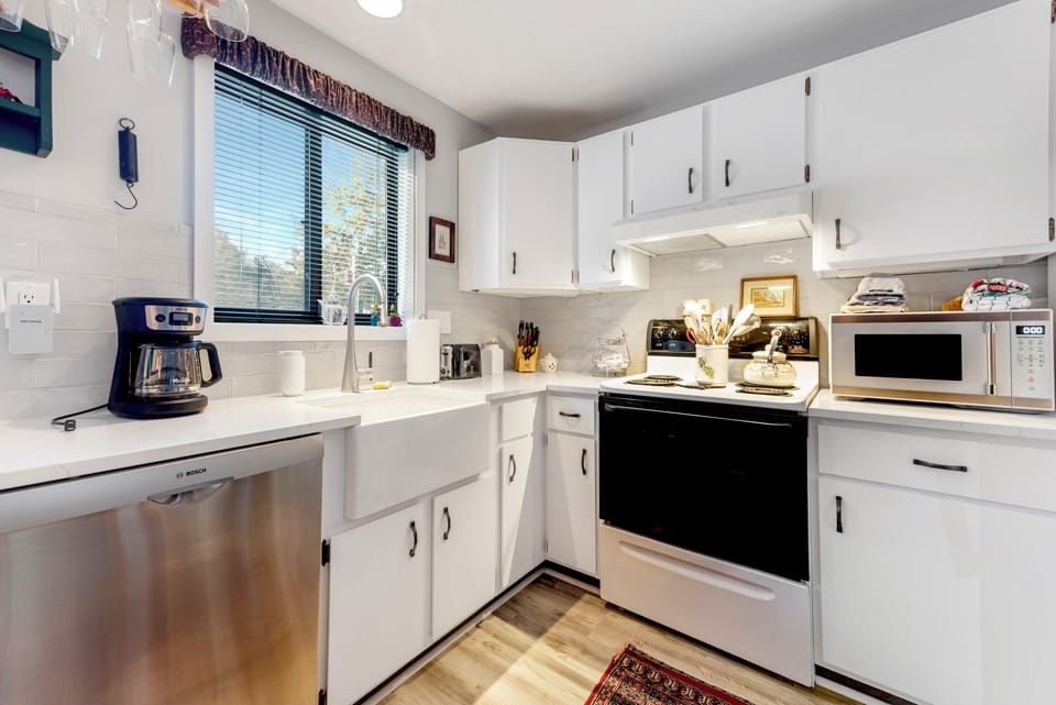 Full kitchen