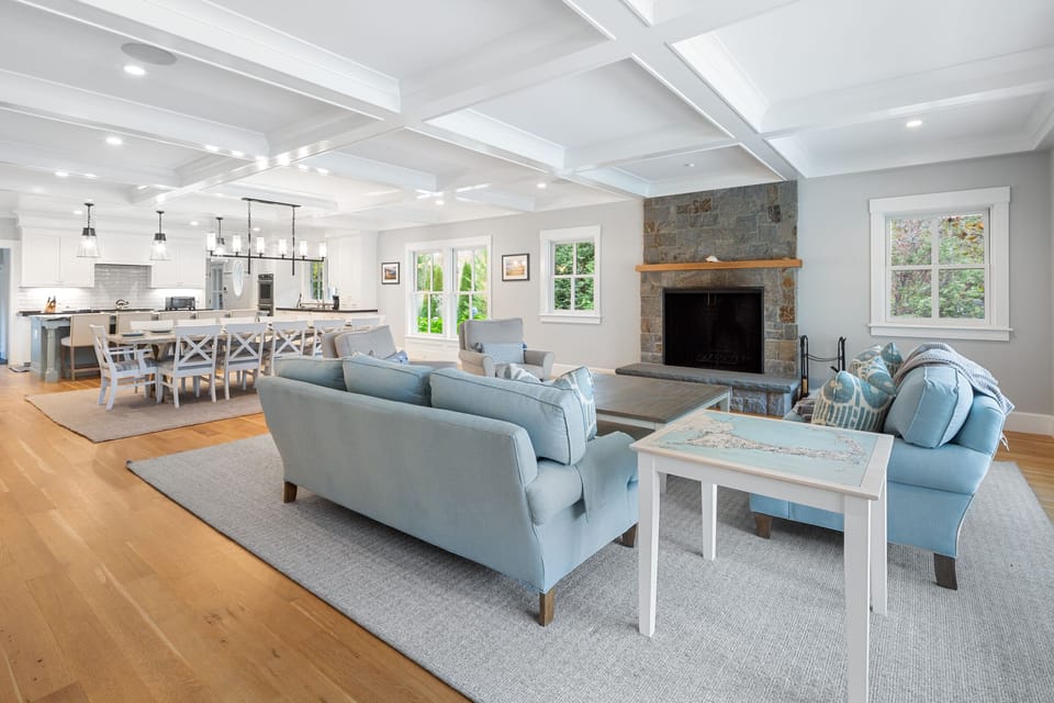 Open concept living, dining, and kitchen spaces 