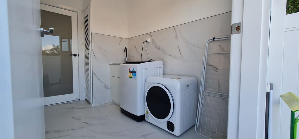 Laundry, Washing Machine and Dryer