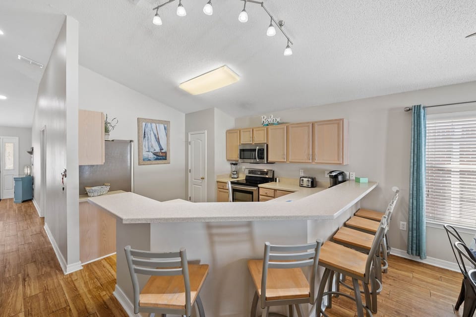 Enjoy all the counter space for preparing meals!