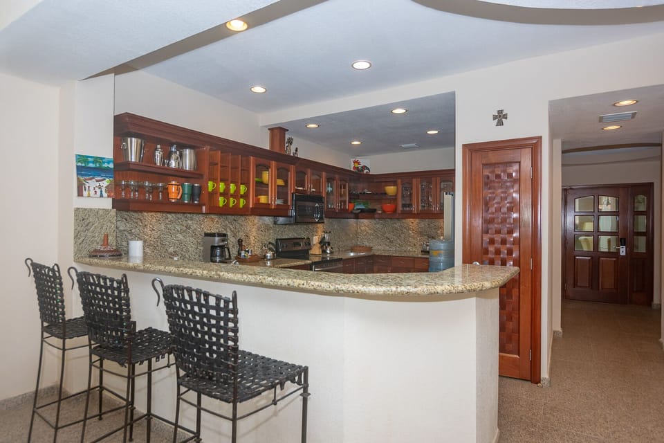 Breakfast bar in kitchen.