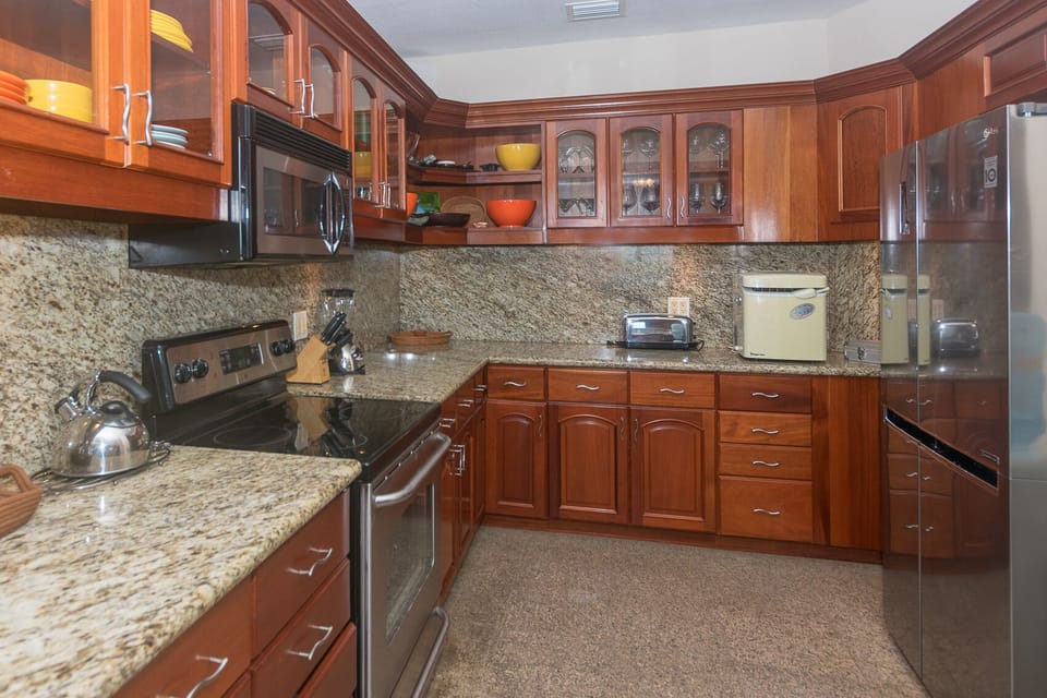 Spacious modern kitchen.