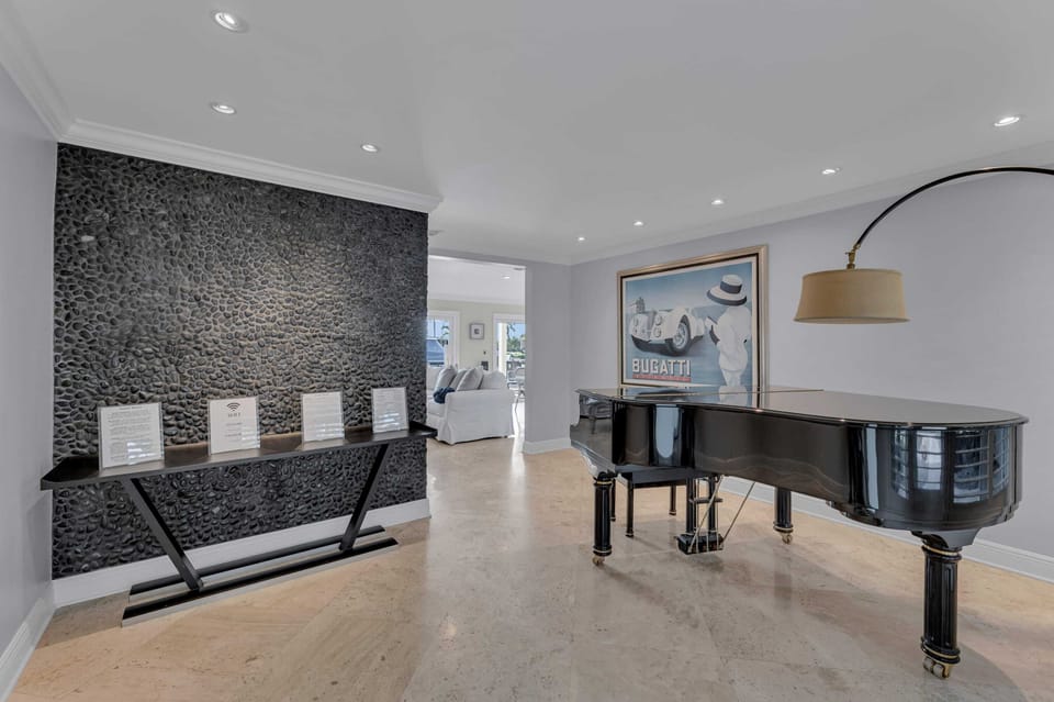 Foyer Entry