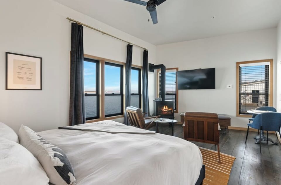 Bedroom. Interior and views may vary based on location and availability.
