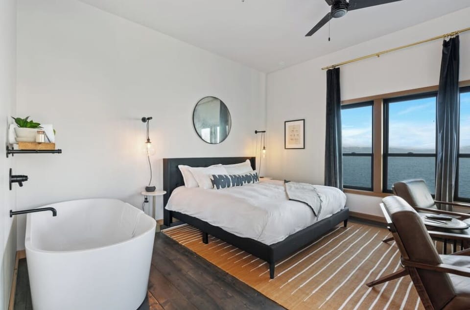 Bedroom. Interior and views may vary based on location and availability.