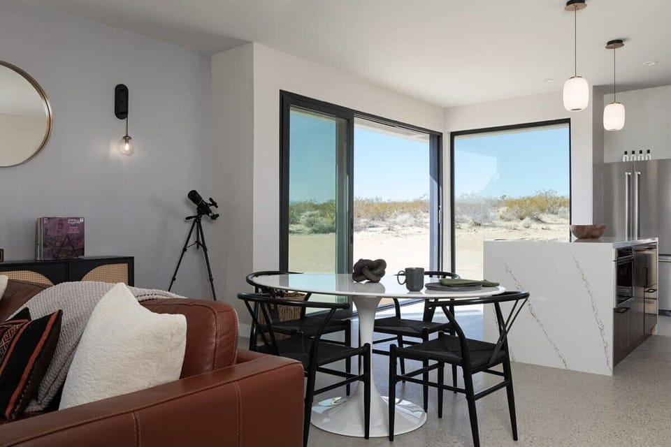Sliding Doors Open up to BBQ & Patio