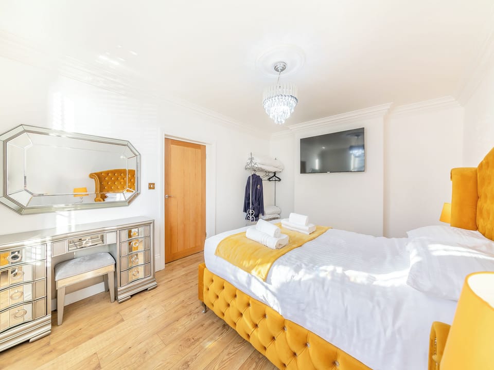 Double bedroom | Iris Apartment - Ridley House, Yarm