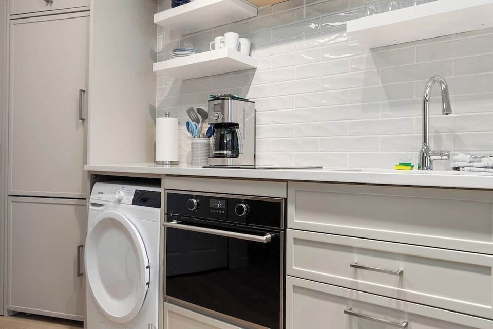 Kitchen with Full Fridge/Freezer