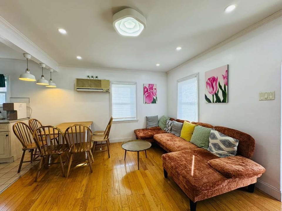 Living room & Dining Area