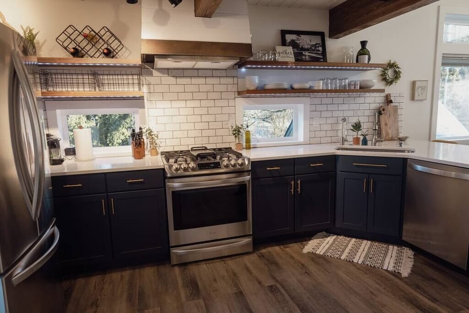 Full Sized Kitchen in DADU-Getaway