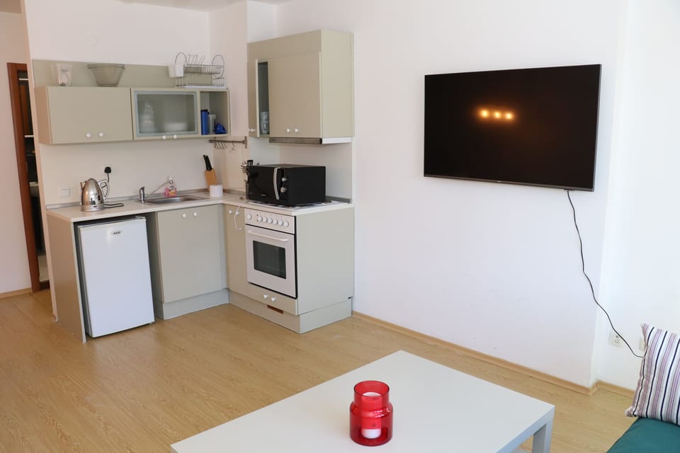 Fully Equipped Kitchen With all That You Need