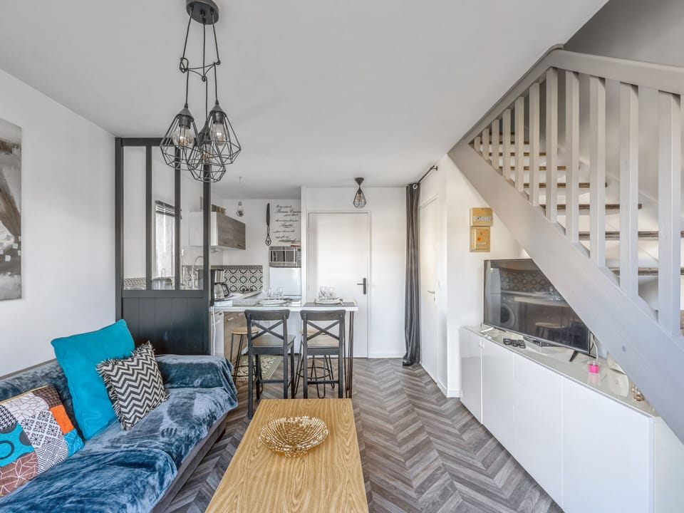 Confortable pièce à vivre lumineuse