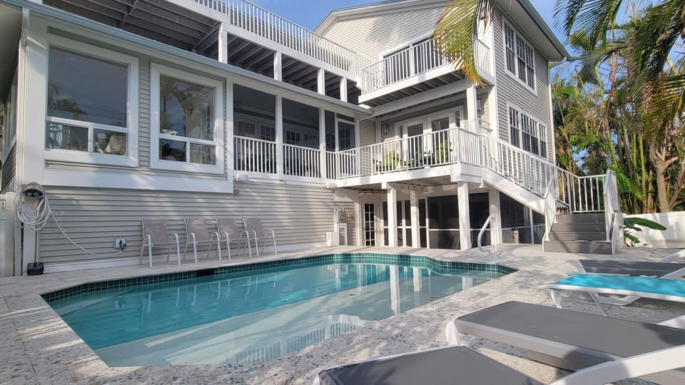 Private pool