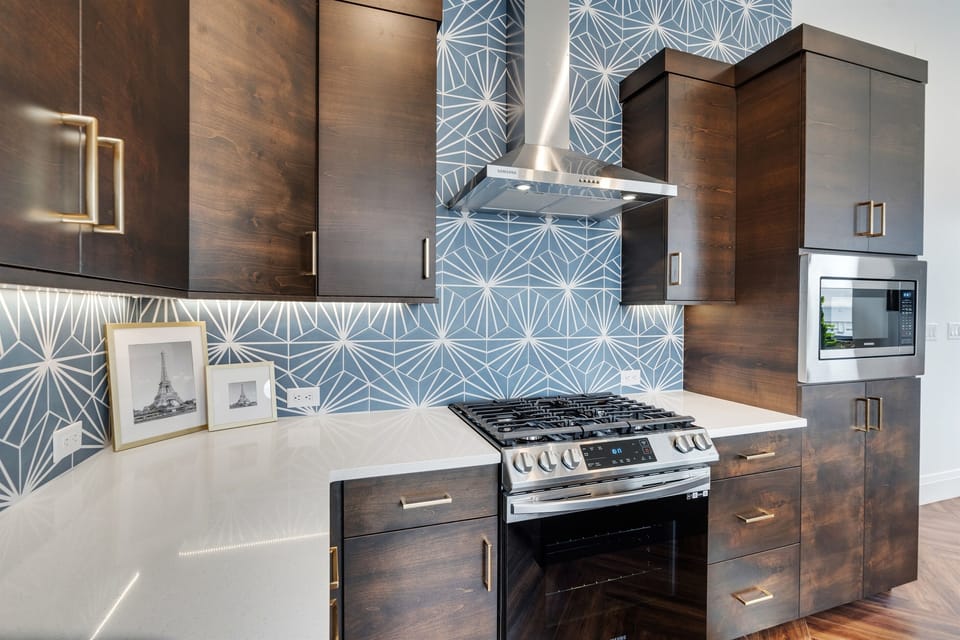 Kitchen Stove and Oven