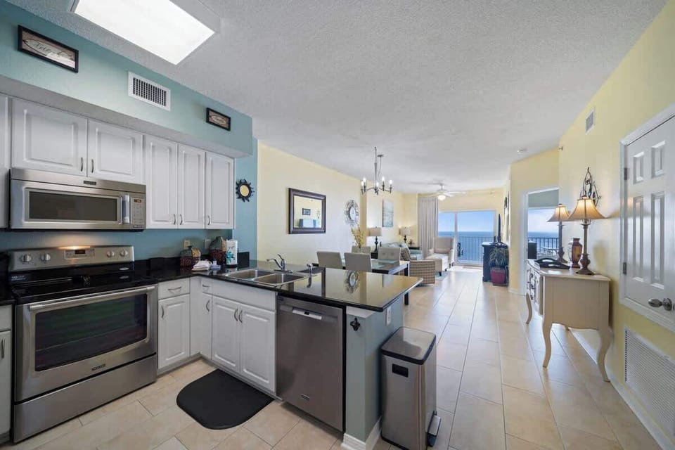 Fully equipped kitchen