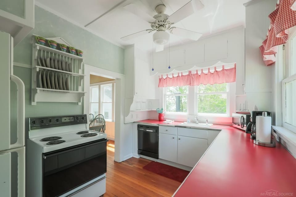  Full Kitchen in Main Home
