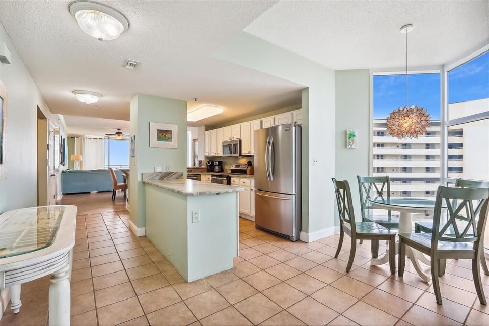 main level-dinette-124901_001