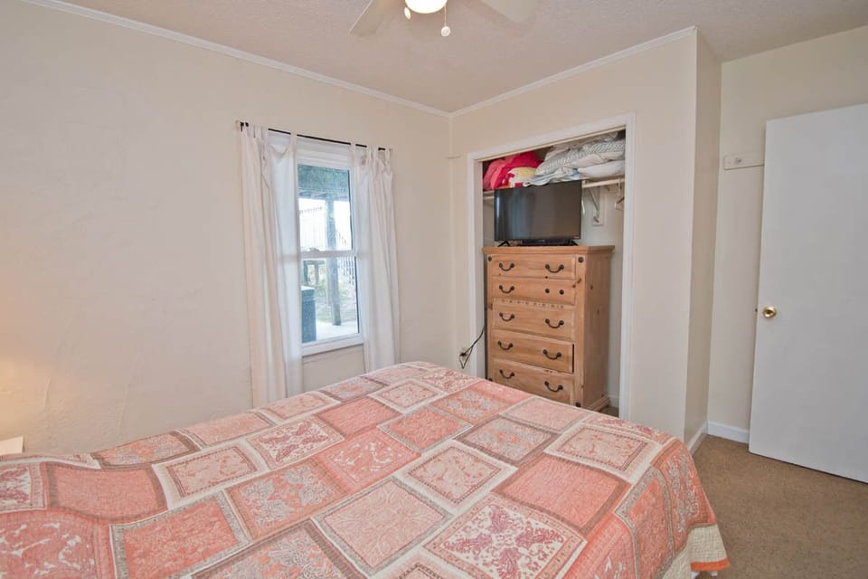 Queens Room