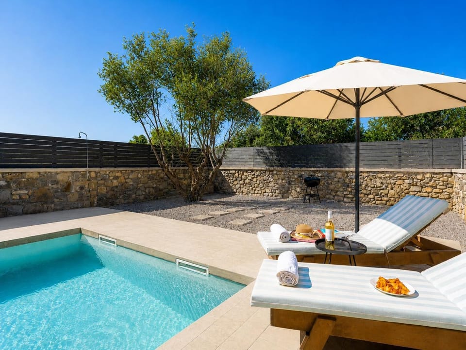 Private pool and terrace
