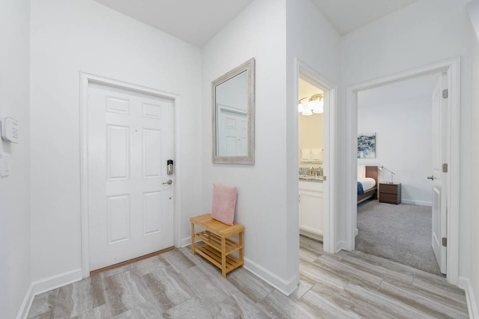 WELCOME to our Vacation Home :)At ground level you find one king bedroom, the open floor kitchen and living area, one bathroom and the patio with private pool. The master ensuite bedroom is in the second floor, with other two bedrooms and laundry