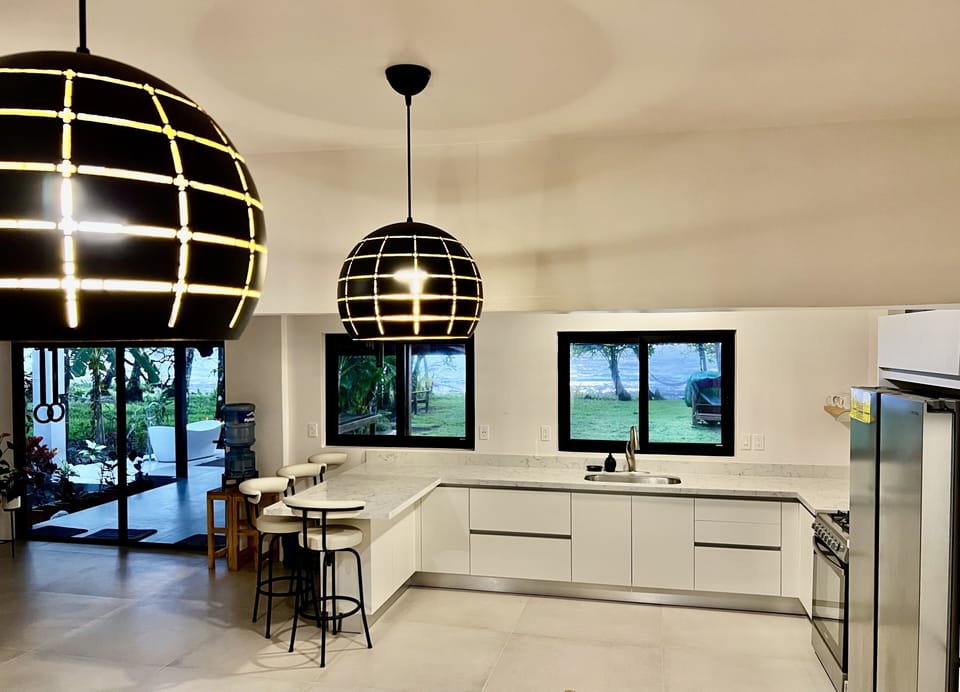 Ocean View Breakfast Bar and Kitchen