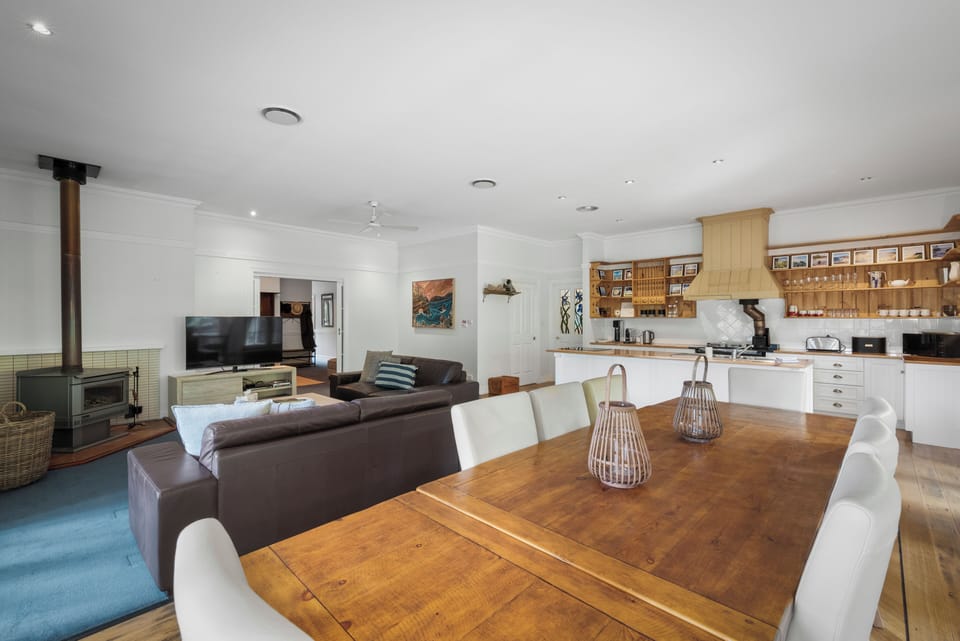 LUCINDALE AIRBNB RETREATS TASMANIA DEC 2023 PRINT-13