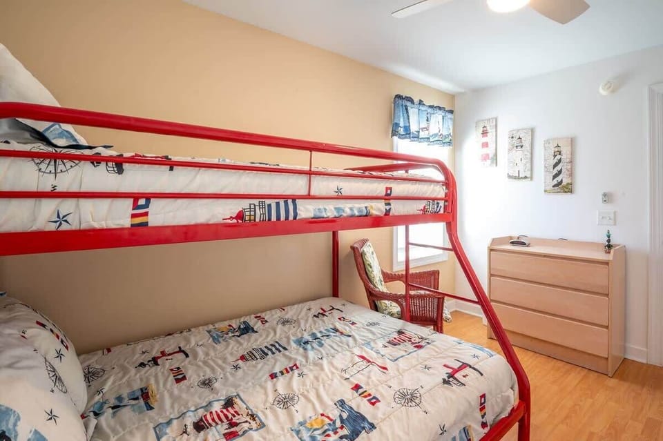 Guest Bunkroom Sleeps 3