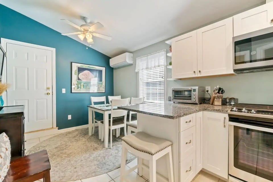 Kitchen and dining room table in Unit B