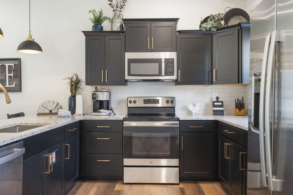 Full Kitchen with Major Appliances
