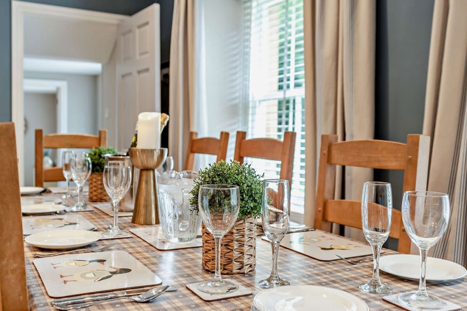 Lakeside House Dining Room - StayCotswold