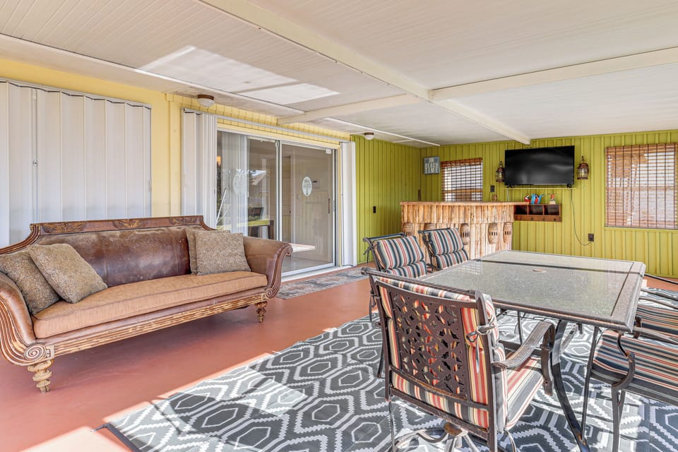 Screened Patio | Dry Bar w/ Blender | Canal Views