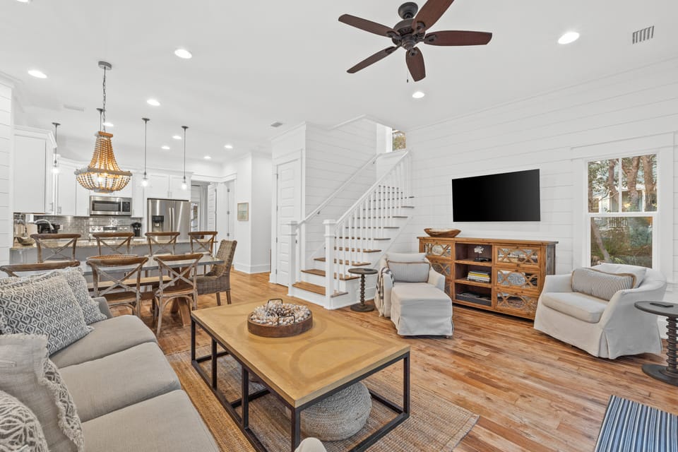 Open concept living, dining, and kitchen