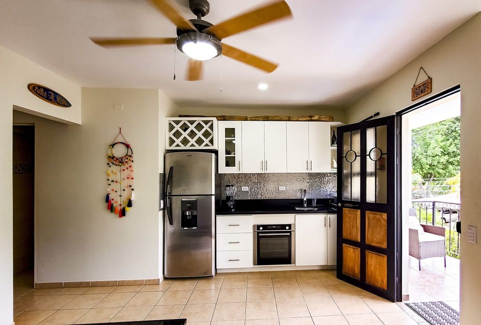 Full kitchen
