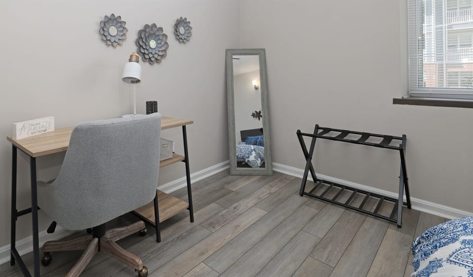 Queen Bedroom 1
