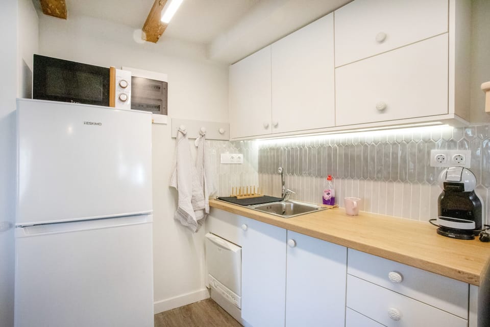 Some kitchen amenities provided at Casa Trenta Otto J