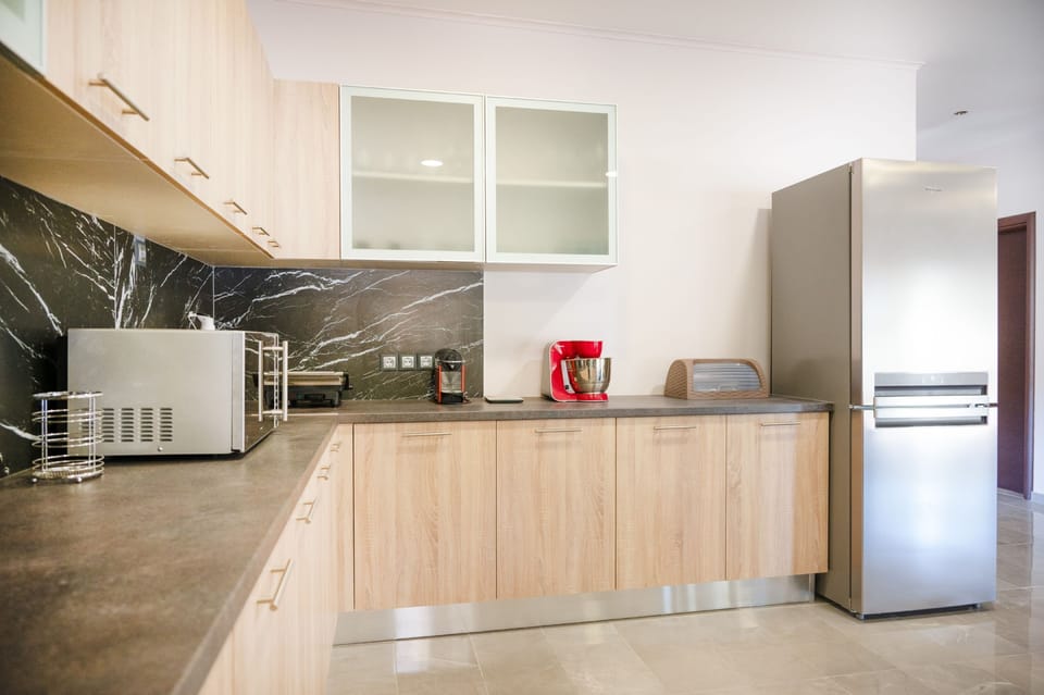 Fully furnished kitchen